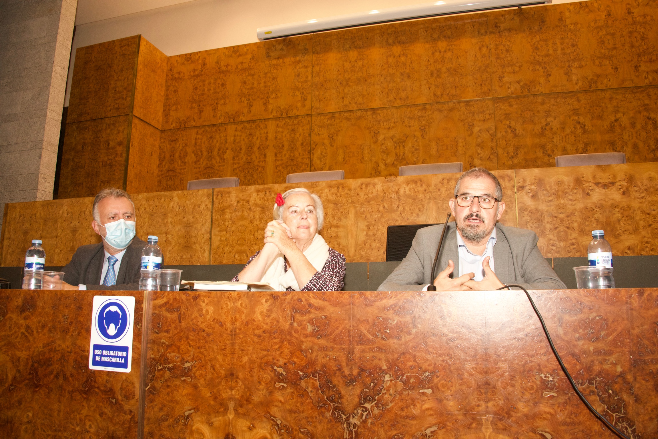 Presentación del libro Natalia Sosa Ayala y Mujeres en la isla